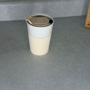Starbucks 8oz Ceramic Travel‎ Mug Tumbler White Cream Silicone Sleeve 2013